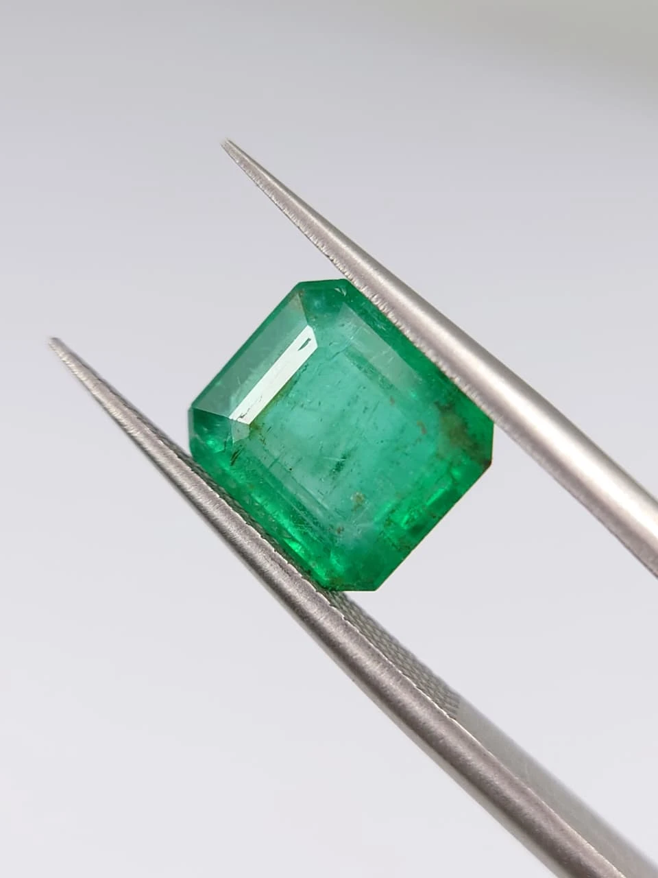 3.35ct Natural Octagon Faceted Panjshir Emerald from Afghanistan — view 5